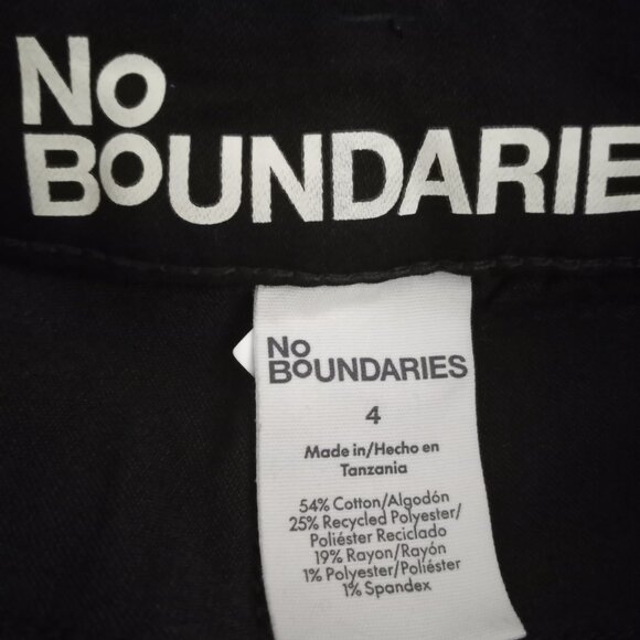 NWT No Boundaries Boot Cut Denim Jeans Womens 4 Mid Rise Solid Black Stretch - Picture 5 of 7